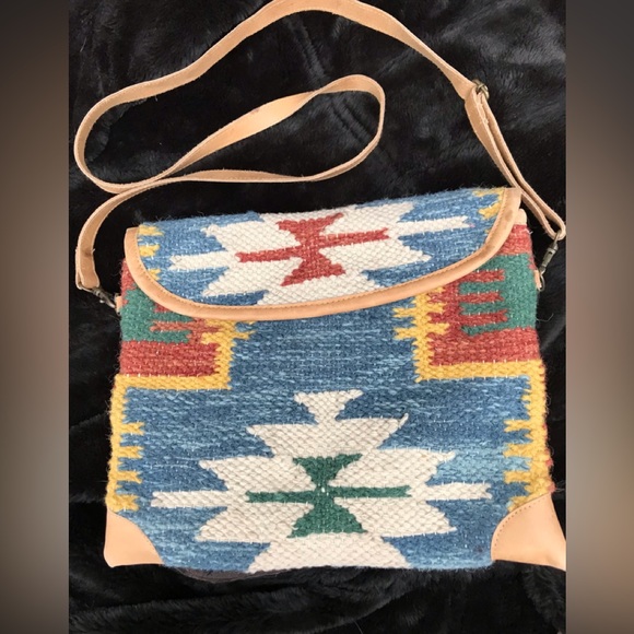 Aztec Rug Wool Purse with leather detailing - Picture 1 of 9